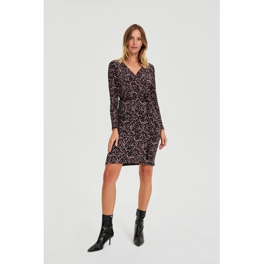 Dopasowana sukienka czarna ze sklepu Moodo.pl w kategorii Sukienki - zdjęcie 187633334