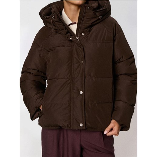Sinsay - Pikowana kurtka puffer z kapturem - brązowy ze sklepu Sinsay w kategorii Kurtki damskie - zdjęcie 187634524