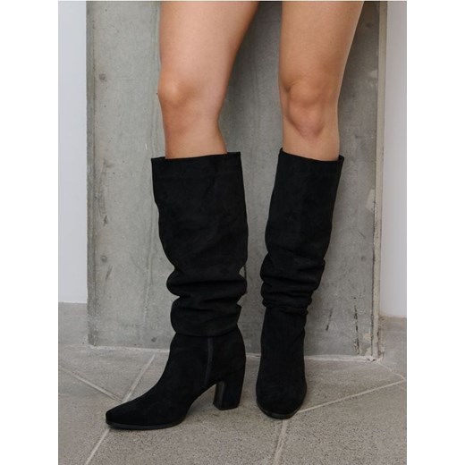 Sinsay - Kozaki z imitacji zamszu - czarny ze sklepu Sinsay w kategorii Kozaki damskie - zdjęcie 187641262