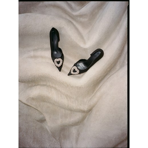 Reserved - Czółenka z aplikacją - czarny ze sklepu Reserved w kategorii Czółenka - zdjęcie 187645140