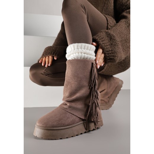 Jasnobrązowe Botki w Stylu Śniegowców z Frędzlami i Cholewką Imitującą Nogawkę Sierafera ze sklepu born2be.pl w kategorii Śniegowce damskie - zdjęcie 187648104
