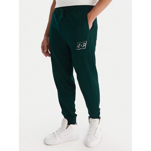 DC Shoes Spodnie dresowe ADYFB03072 GTP0 Zielony Regular Fit ze sklepu MODIVO w kategorii Spodnie męskie - zdjęcie 187648782