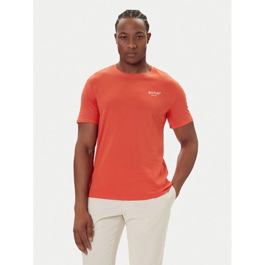 Mustang T-Shirt Austin 1016857 Czerwony Regular Fit ze sklepu MODIVO w kategorii T-shirty męskie - zdjęcie 187648790