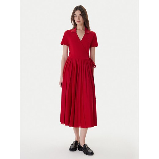 Tommy Hilfiger Sukienka codzienna 1985 WW0WW45733 Czerwony Regular Fit ze sklepu MODIVO w kategorii Sukienki - zdjęcie 187648880