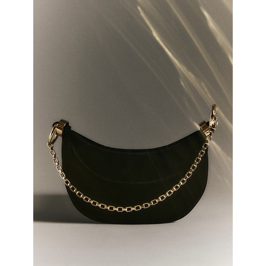 Reserved - Mała torebka z łańcuszkiem - czarny ze sklepu Reserved w kategorii Torebki hobo - zdjęcie 187652152