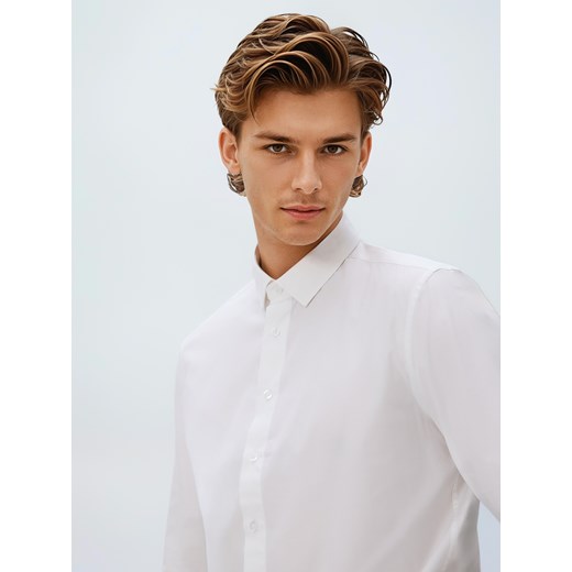 Reserved - Gładka koszula slim fit - biały ze sklepu Reserved w kategorii Koszule męskie - zdjęcie 187666121