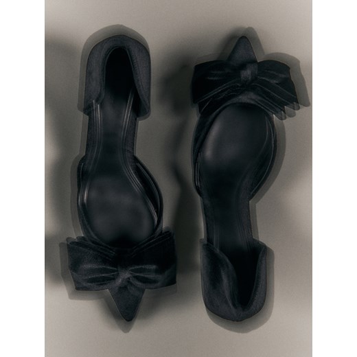 Reserved - Czółenka z kokardami - czarny ze sklepu Reserved w kategorii Czółenka - zdjęcie 187666231