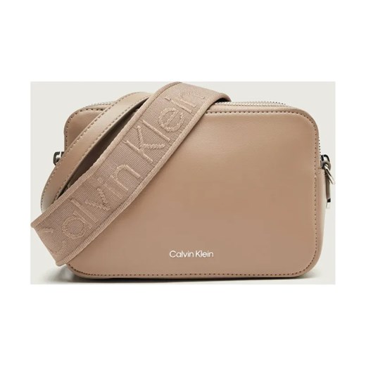 Calvin Klein Listonoszka ze sklepu Gomez Fashion Store w kategorii Listonoszki - zdjęcie 187667851