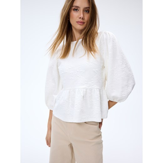 Mohito - Bluzka z bufiastym rękawem - kremowy ze sklepu Mohito w kategorii Bluzki damskie - zdjęcie 187669010