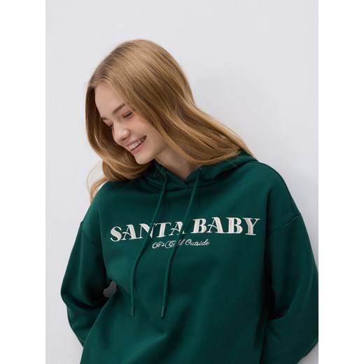 Reserved - Bluza ze świątcznym napisem - ciemnozielony ze sklepu Reserved w kategorii Bluzy damskie - zdjęcie 187670900