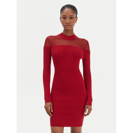 Guess Sukienka dzianinowa W6RK98 Z2YJ2 Czerwony Slim Fit ze sklepu MODIVO w kategorii Sukienki - zdjęcie 187677121