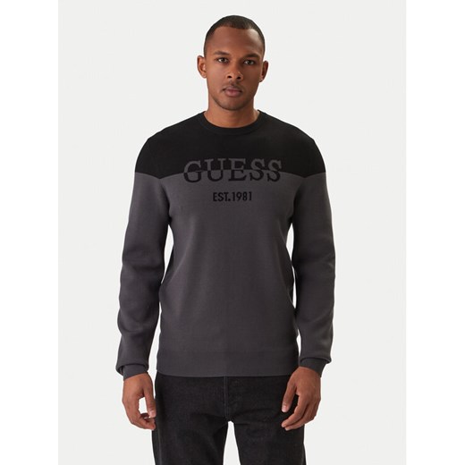 Guess Sweter M6RR20 Z4492 Szary Regular Fit ze sklepu MODIVO w kategorii Swetry męskie - zdjęcie 187681023