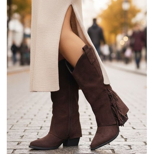 Krótkie czekoladowe kozaki boho na obcasie /B7-1 18580 G688/ ze sklepu Pantofelek24.pl w kategorii Kozaki damskie - zdjęcie 187683920