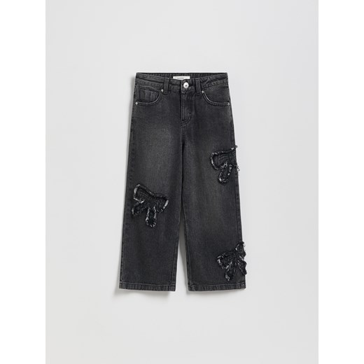 Reserved - Jeansy wide leg z aplikacjami - szary ze sklepu Reserved w kategorii Spodnie dziewczęce - zdjęcie 187686283