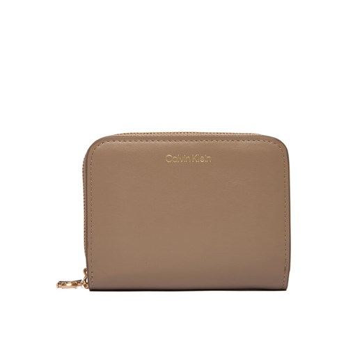 Calvin Klein Portfel Ck Medium Flap Zip Around LV04F1075G Beżowy ze sklepu MODIVO w kategorii Portfele damskie - zdjęcie 187687492