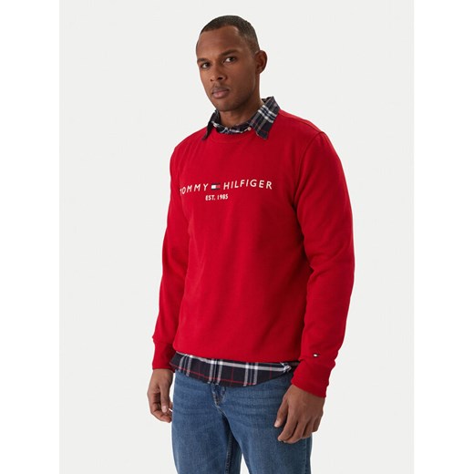 Tommy Hilfiger Bluza Logo MW0MW11596 Czerwony Regular Fit ze sklepu MODIVO w kategorii Bluzy męskie - zdjęcie 187687493