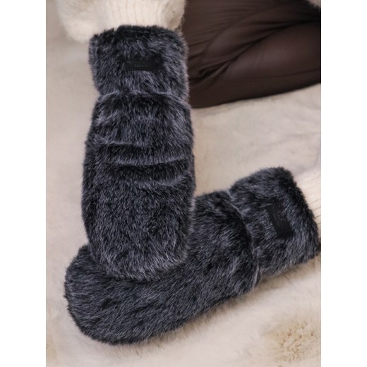 RĘKAWICZKI ZIMOWE FUTRZANE NA JEDEN PALEC Z LOGO- GRAFITOWE ze sklepu olika.com.pl w kategorii Rękawiczki damskie - zdjęcie 187690101