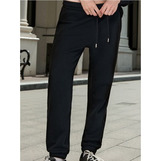 Sinsay - Spodnie dresowe jogger - czarny ze sklepu Sinsay w kategorii Spodnie damskie - zdjęcie 187696140