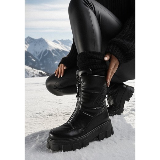 Czarne Śniegowce na Płaskiej Podeszwie z Zamkiem z Przodu i Napisem Bulluna 37 born2be.pl