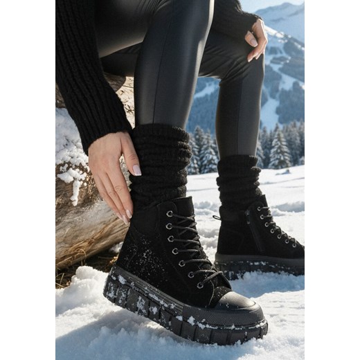 Czarne Botki Vices na Grubej Tłoczonej Podeszwie ze Sznurowaniem i Ozdobnymi Przeszyciami Savethira ze sklepu born2be.pl w kategorii Botki - zdjęcie 187696581