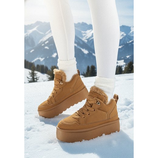 Brązowe Sneakersy Vices w Stylu Śniegowców w Stylu Śniegowców na Platformie z Ozdobnym Futerkiem Nalirea ze sklepu born2be.pl w kategorii Buty sportowe damskie - zdjęcie 187696584