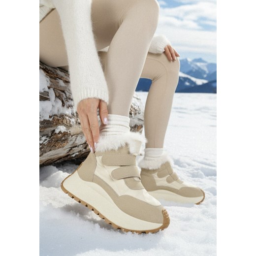 Beżowe Sneakersy Śniegowce Vices na Grubej Podeszwie z Zapięciem na Rzep i Futrem Nelisella ze sklepu born2be.pl w kategorii Buty sportowe damskie - zdjęcie 187696614