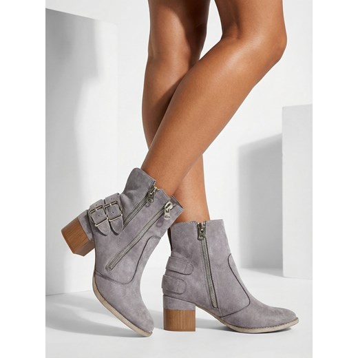 Royalfashion Zdobione botki na obcasie Zerta ze sklepu royalfashion.pl w kategorii Botki - zdjęcie 187698783
