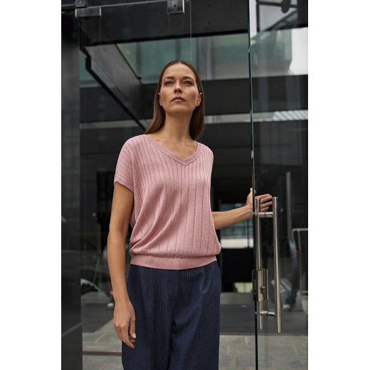 Sweter z krótkimi rękawami różowy ze sklepu Moodo.pl w kategorii Swetry damskie - zdjęcie 187750133