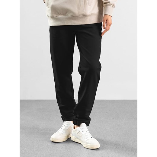Les Lunes Spodnie dresowe &quot;Frayaa&quot; w kolorze czarnym ze sklepu Limango Polska w kategorii Spodnie damskie - zdjęcie 187757984