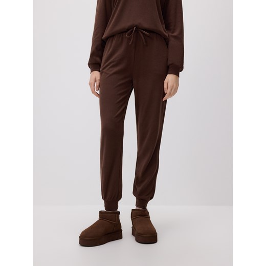 Reserved - Dzianinowe spodnie jogger - brązowy Reserved M Reserved