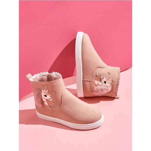 Sinsay - Botki z aplikacją 3D i sztucznym futerkiem - różowy ze sklepu Sinsay w kategorii Buty zimowe dziecięce - zdjęcie 187775122