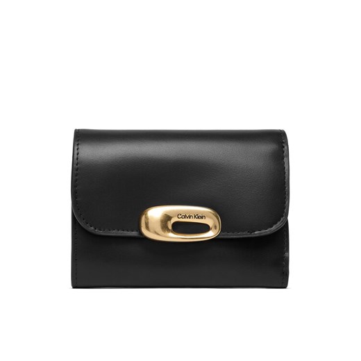 Portfel Calvin Klein Hardware Trifold With Zip Pocket LV04F1116G Czarny ze sklepu eobuwie.pl w kategorii Portfele damskie - zdjęcie 187777941