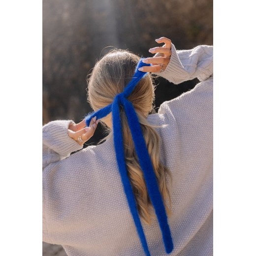 Wool Fluffy Hair Ribbon - Cobalt Haze ze sklepu Surf Inc w kategorii Ozdoby do włosów - zdjęcie 187780381