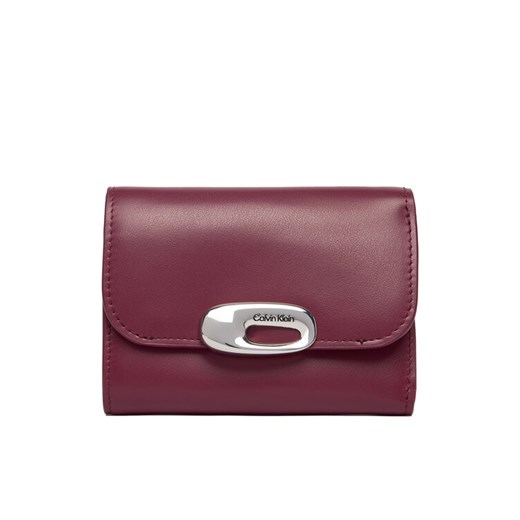 Portfel Calvin Klein Hardware Trifold With Zip Pocket LV04F1116G Różowy ze sklepu eobuwie.pl w kategorii Portfele damskie - zdjęcie 187780993