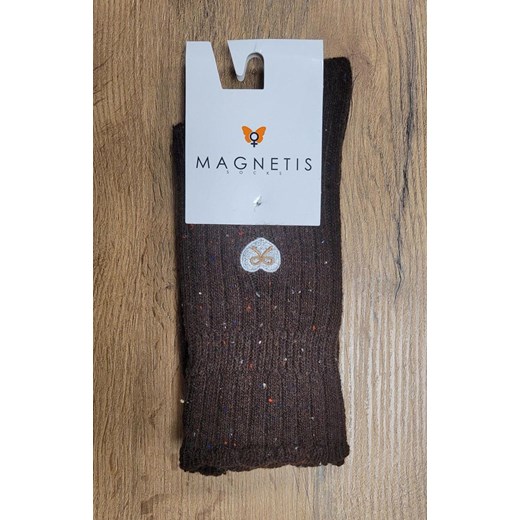 Ciepłe skarpetki damskie w prążek serduszka CO5025 brązowe, Kolor brązowy, Rozmiar uniwersalny, Magnetis ze sklepu Primodo w kategorii Skarpetki damskie - zdjęcie 187781344