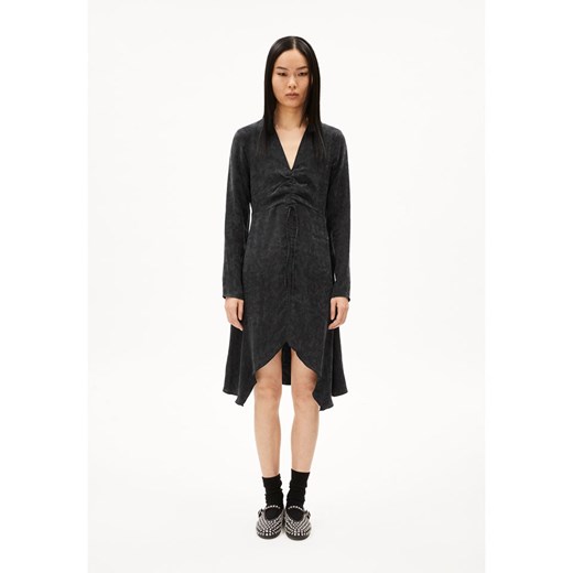 armedangels Sukienka &quot;Tinraa&quot; w kolorze czarnym ze sklepu Limango Polska w kategorii Sukienki - zdjęcie 187783172