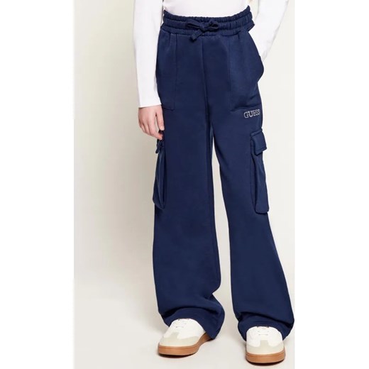 Guess Spodnie dresowe | flare fit ze sklepu Gomez Fashion Store w kategorii Spodnie dziewczęce - zdjęcie 187818193
