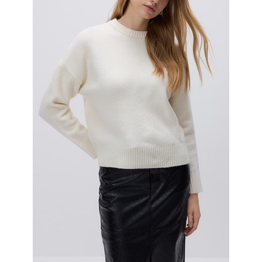 Reserved - Sweter z obniżoną linią ramion - kremowy ze sklepu Reserved w kategorii Swetry damskie - zdjęcie 187820673