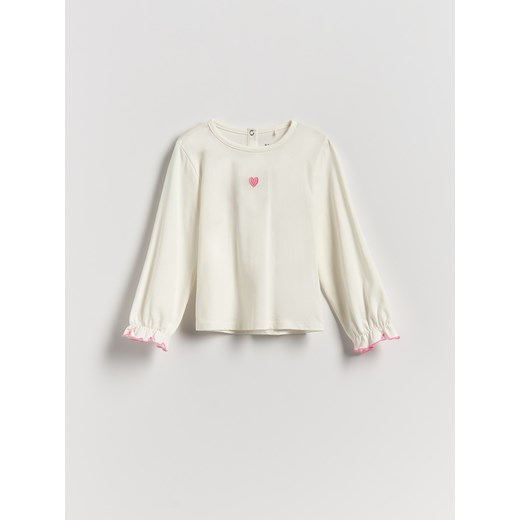Reserved - Bawełniana koszulka z haftem - złamana biel ze sklepu Reserved w kategorii Bluzki dziewczęce - zdjęcie 187854511