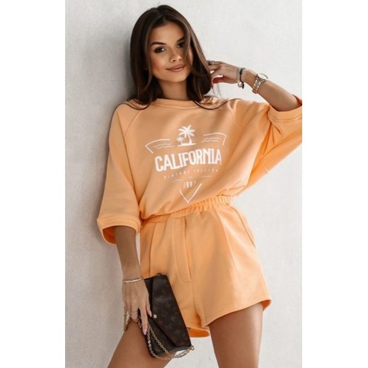 Dwuczęściowy komplet damski California brzoskwiniowy ze sklepu intimiti.pl w kategorii Dresy damskie - zdjęcie 187858341