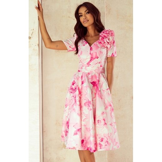 Elizabeth Rubi rozkloszowana sukienka midi w różowe kwiaty ze sklepu intimiti.pl w kategorii Sukienki - zdjęcie 187861382