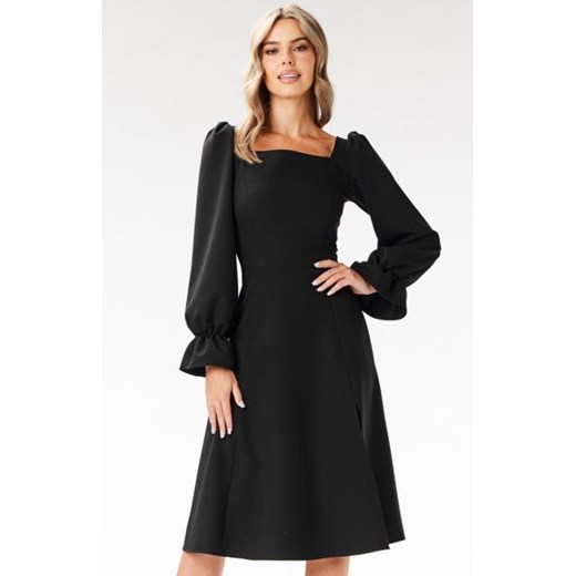 Awama A695 elegancka sukienka midi z dekoltem w karo czarna ze sklepu intimiti.pl w kategorii Sukienki - zdjęcie 187864001