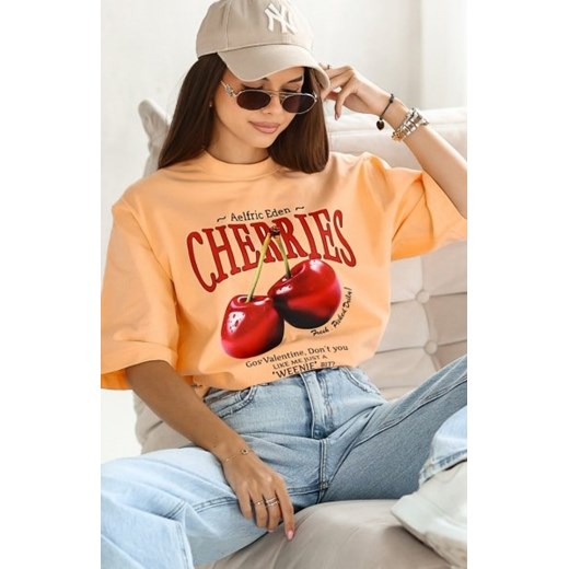 Oversizowy t-shirt cherries brzoskwiniowy ze sklepu intimiti.pl w kategorii Bluzki damskie - zdjęcie 187866303