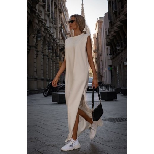 Moe sukienka maxi z poduszkami na ramionach śmietankowa M790 ze sklepu intimiti.pl w kategorii Sukienki - zdjęcie 187878243