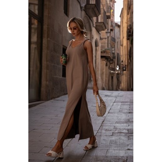 Moe sukienka z głębokim dekoltem na plecach brązowa M791 ze sklepu intimiti.pl w kategorii Sukienki - zdjęcie 187879724