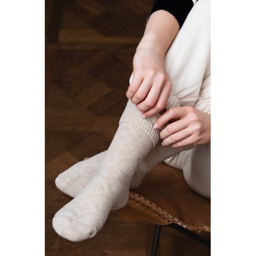 Steven 093-037 skarpetki damskie jasny beż ze sklepu intimiti.pl w kategorii Skarpetki damskie - zdjęcie 187896344
