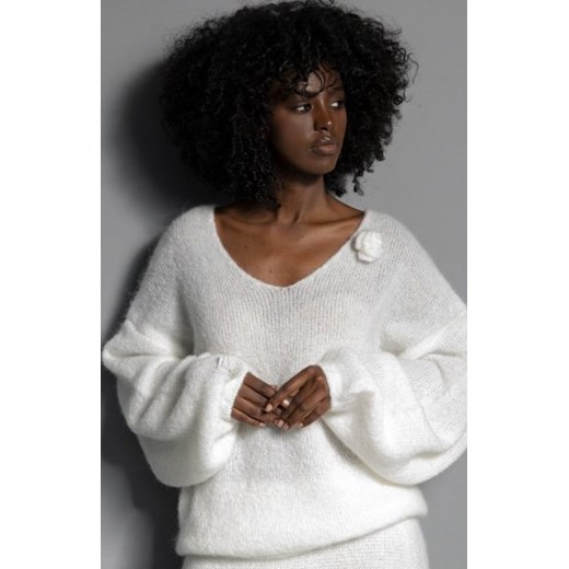 Fobya F1960 oversizowy sweter wełniany ze sklepu intimiti.pl w kategorii Swetry damskie - zdjęcie 187899843