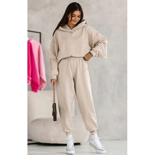 Dwuczęściowy dres damski z kapturem Lara beżowy ze sklepu intimiti.pl w kategorii Dresy damskie - zdjęcie 187908351