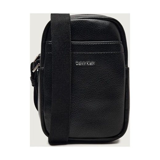 Calvin Klein Reporterka RAISED ze sklepu Gomez Fashion Store w kategorii Torby męskie - zdjęcie 187911151