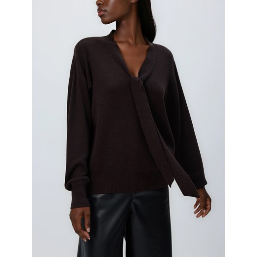 Reserved - Sweter z ozdobnym wiązaniem - brązowy ze sklepu Reserved w kategorii Swetry damskie - zdjęcie 187913294